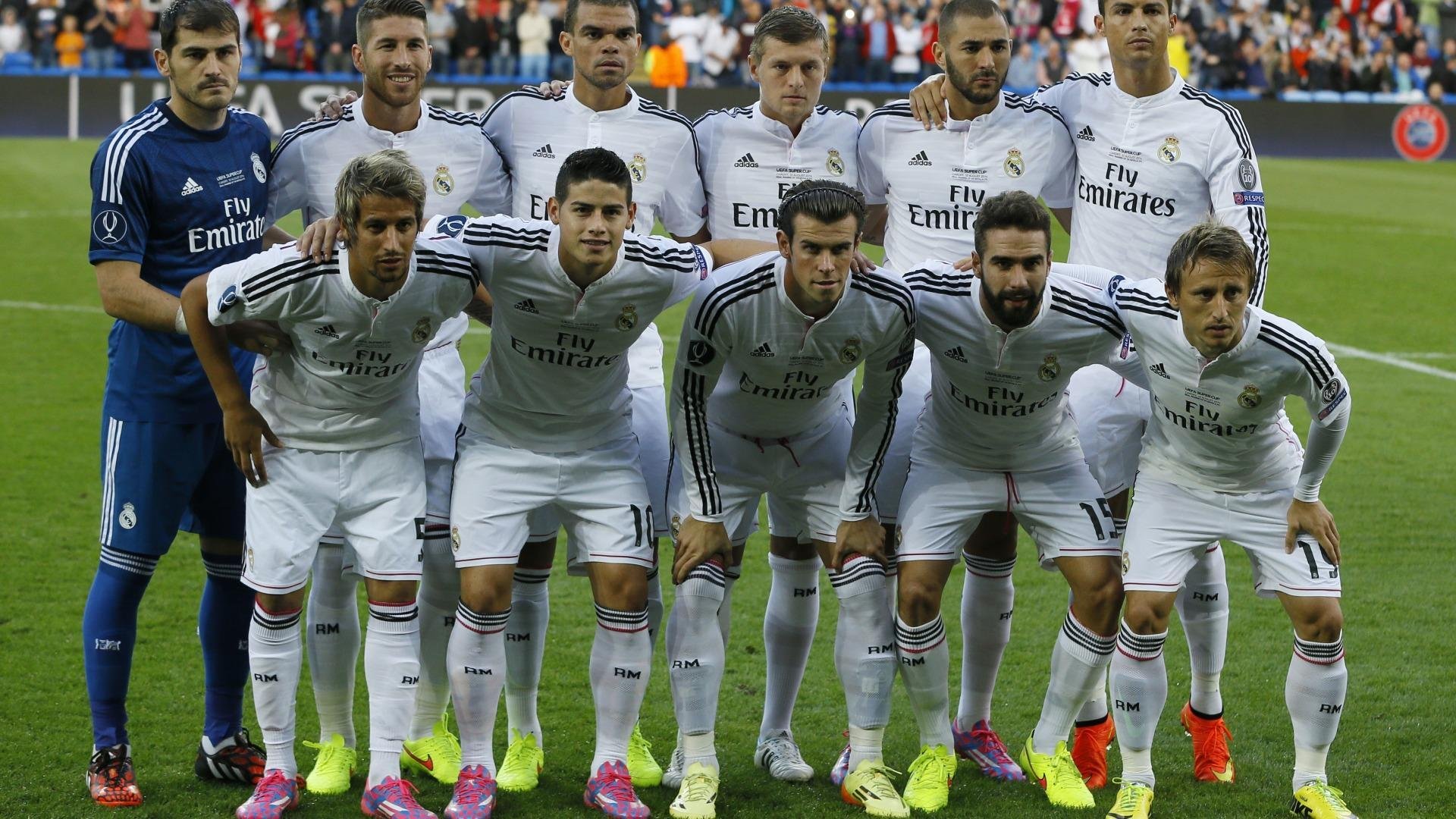 东亚杯U23国足夺冠 球迷集体庆祝胜利，东亚杯国足首发